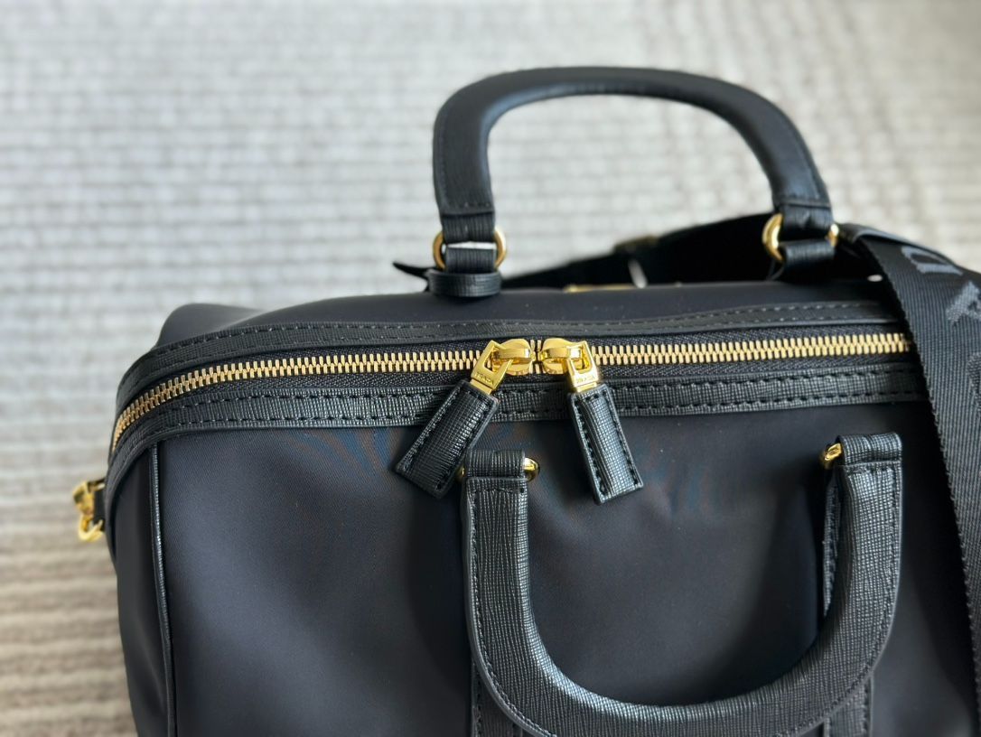 PRADAキャンバス/枕バッグ/ハンドバッグ、リュック、小銭入れ