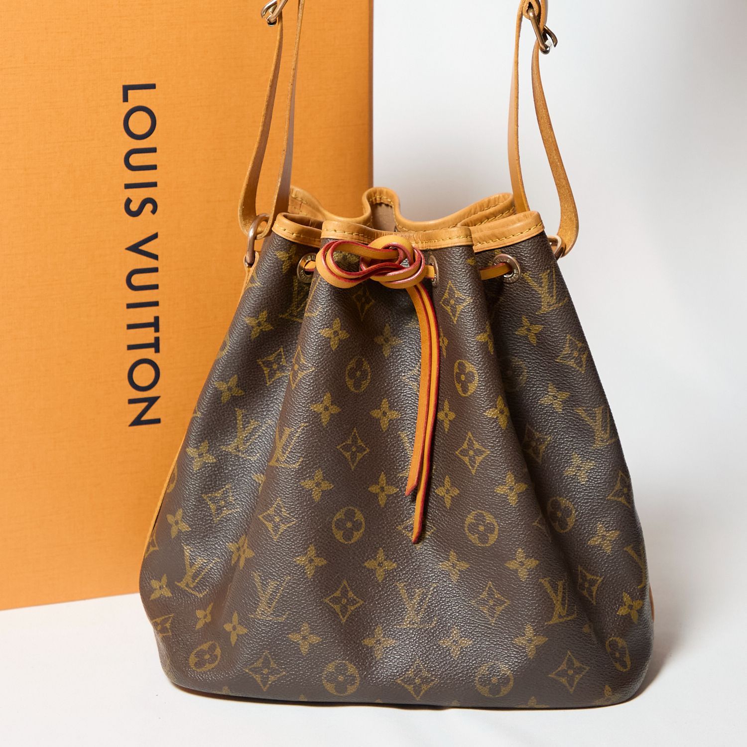 LOUIS VUITTON ルイヴィトン モノグラム プチノエ 巾着ショルダー  