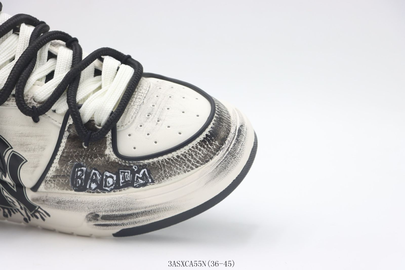 今日特価】Adidas / アディダス スポーツシューズ ホワイト