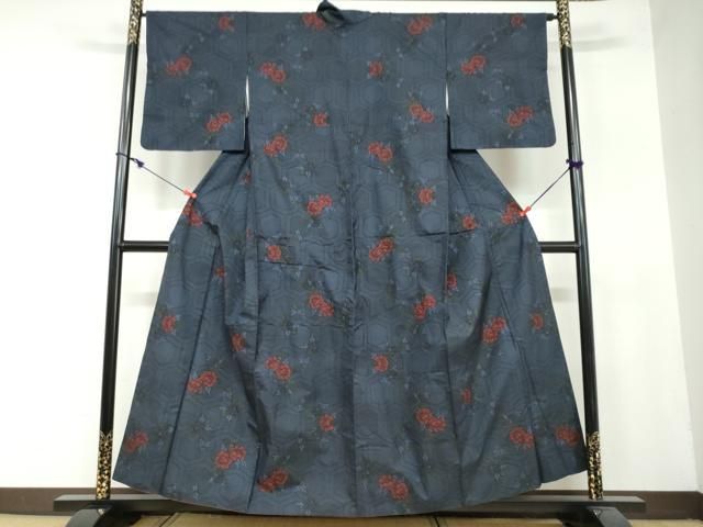 平和屋着物●本場大島紬　7マルキ　亀甲舞花文　反端付き　正絹　逸品　DAAY5223ud 平和屋着物○本場大島紬 7マルキ 亀甲舞花文 反端付き 正絹 逸品