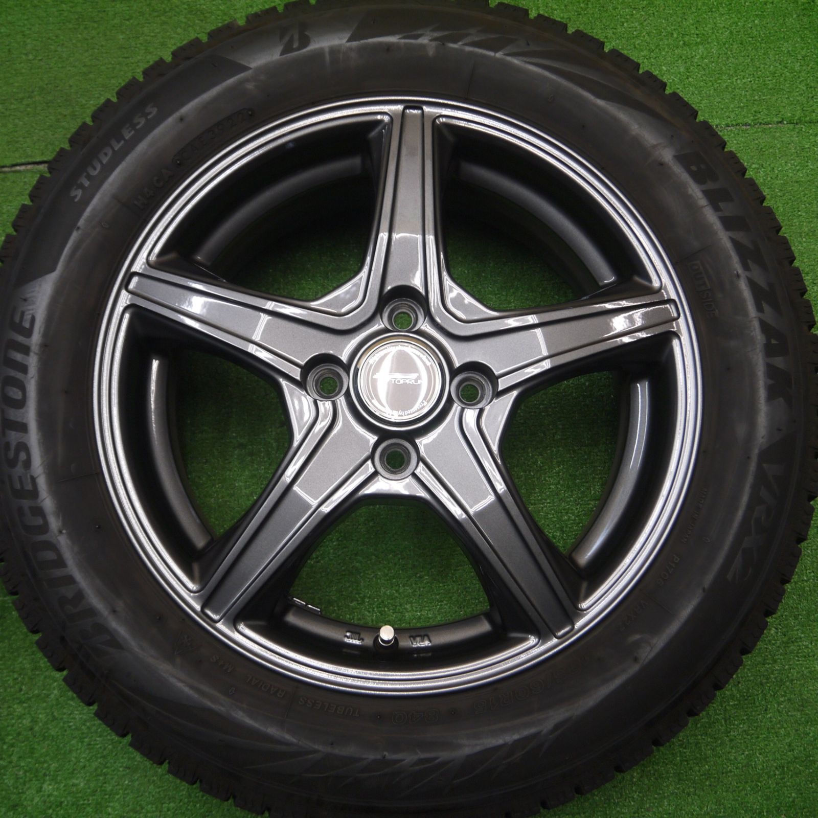 バリ山 無限ホイール＋ブリヂストン スタッドレス VRX215/50R17