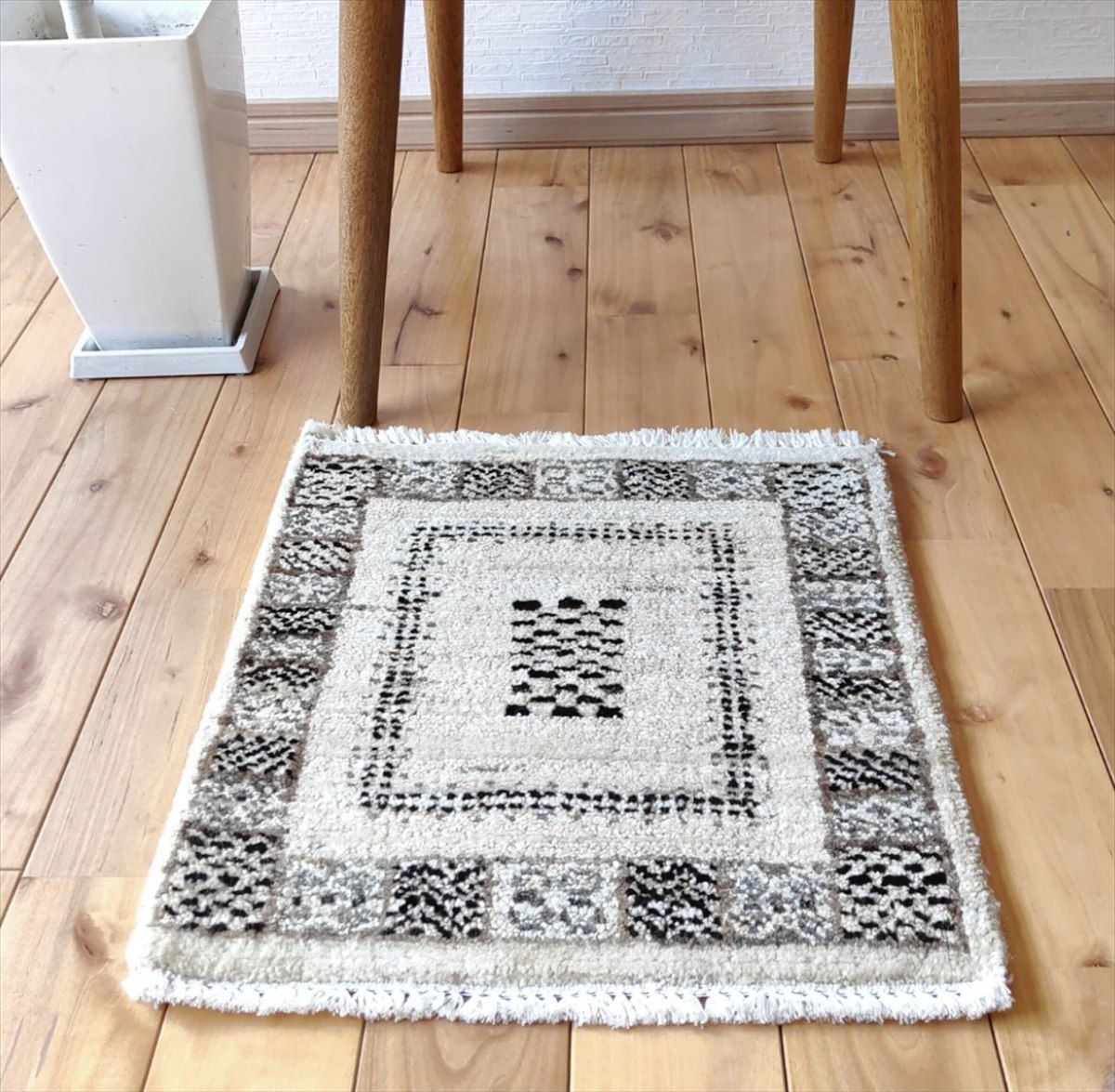 ラグ 無染めウール