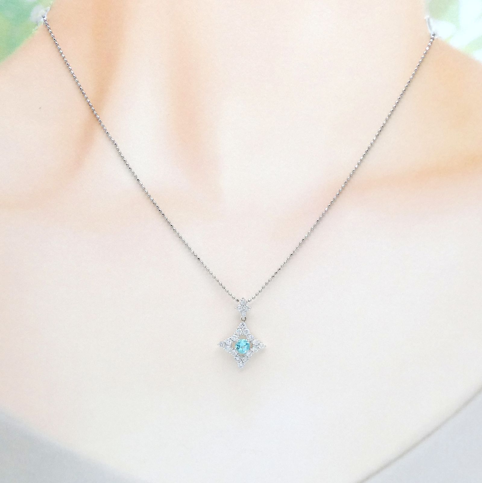 ネックレス Pt850/K18WG パライバトルマリン0.27ct ダイヤ0.5ct 40cm ...