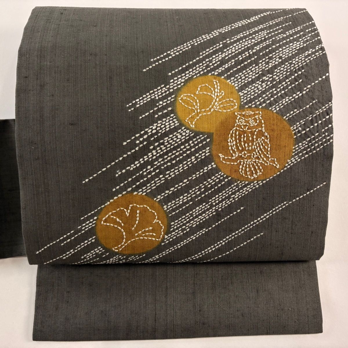 名古屋帯 名品 紬地 フクロウ 銀杏 刺し子刺繍 ぼかし 深緑 正絹