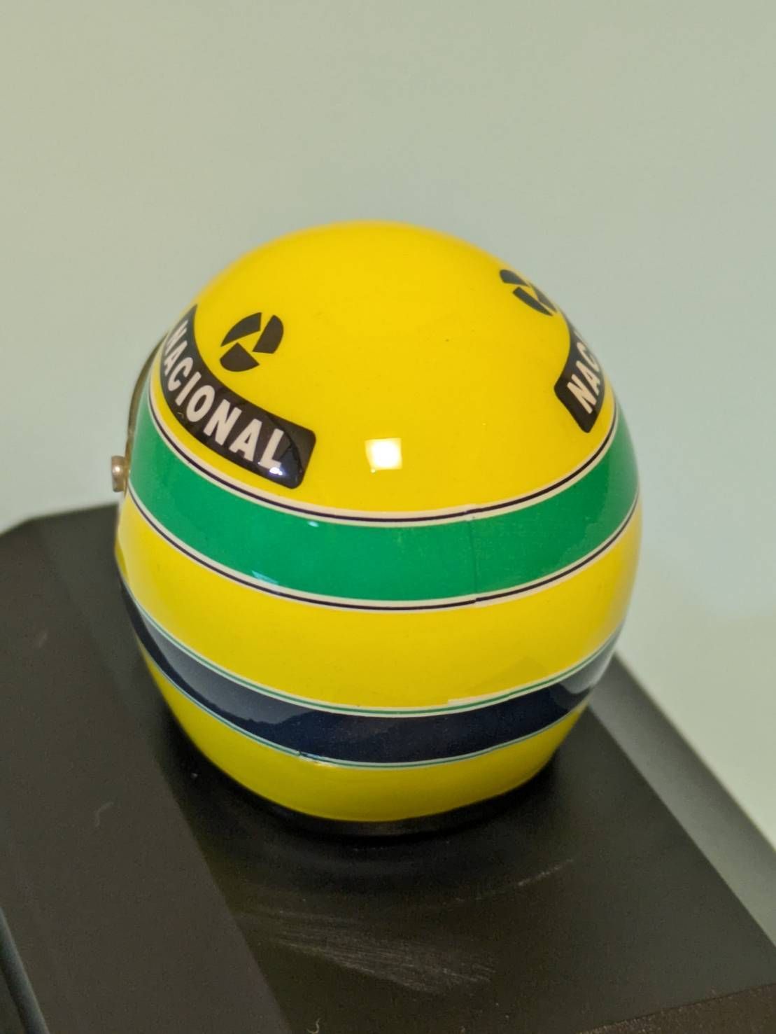 ミニチャンプス1/8 アイルトンセナヘルメットコレクション 1989 - メルカリ