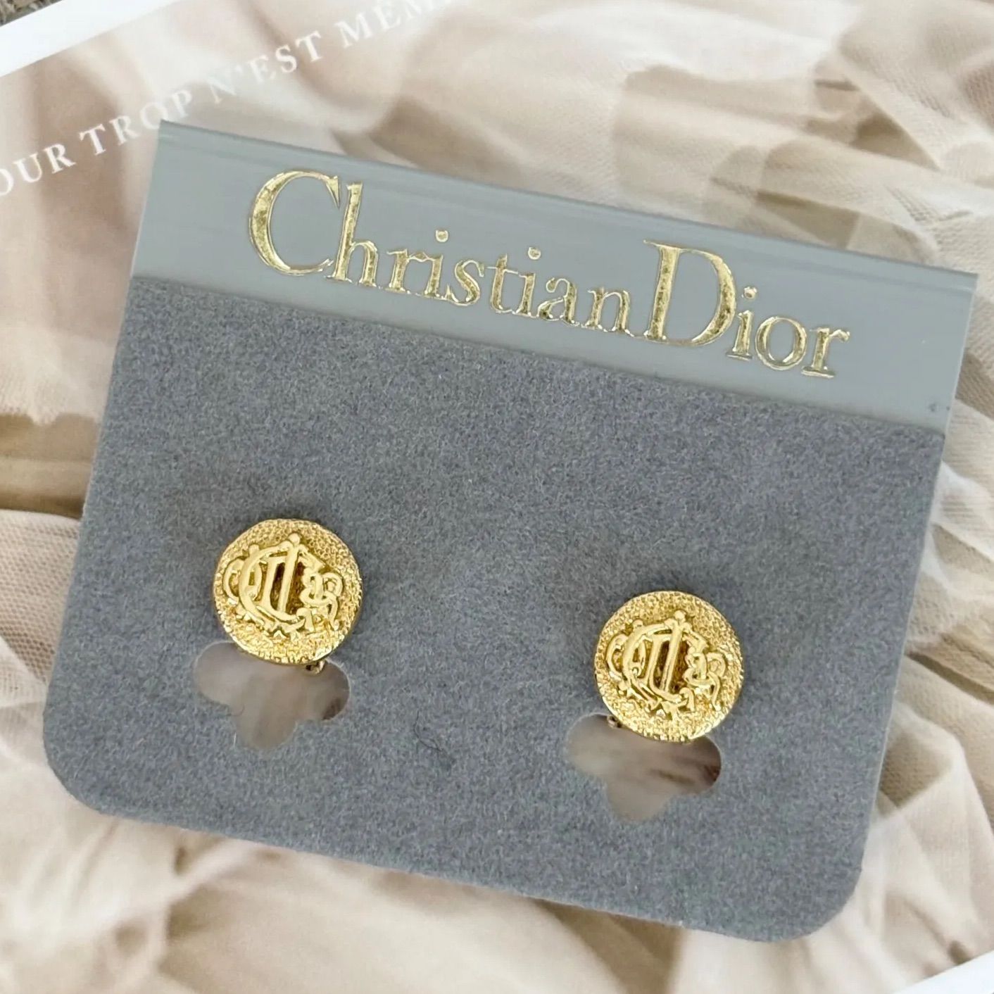 希少美品　クリスチャンディオール　エンブレム　ゴールドイヤリング Christian Dior - 【極美品】Diorイヤリング エンブレム GP