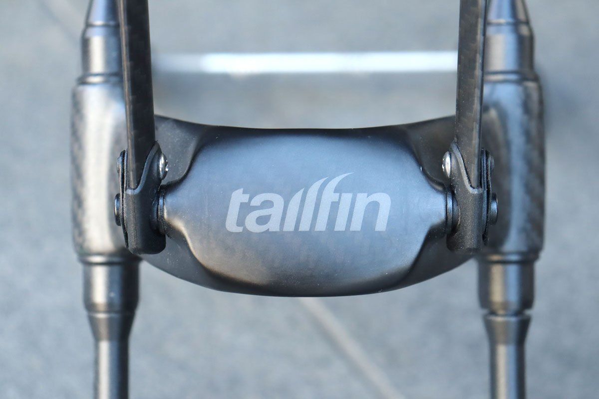 テールフィン Tailfin カーボンラック Carbon Rack パニアバッグマウント付き サイクルキャリア クイックリリース対応  【東京南麻布店】 - メルカリ