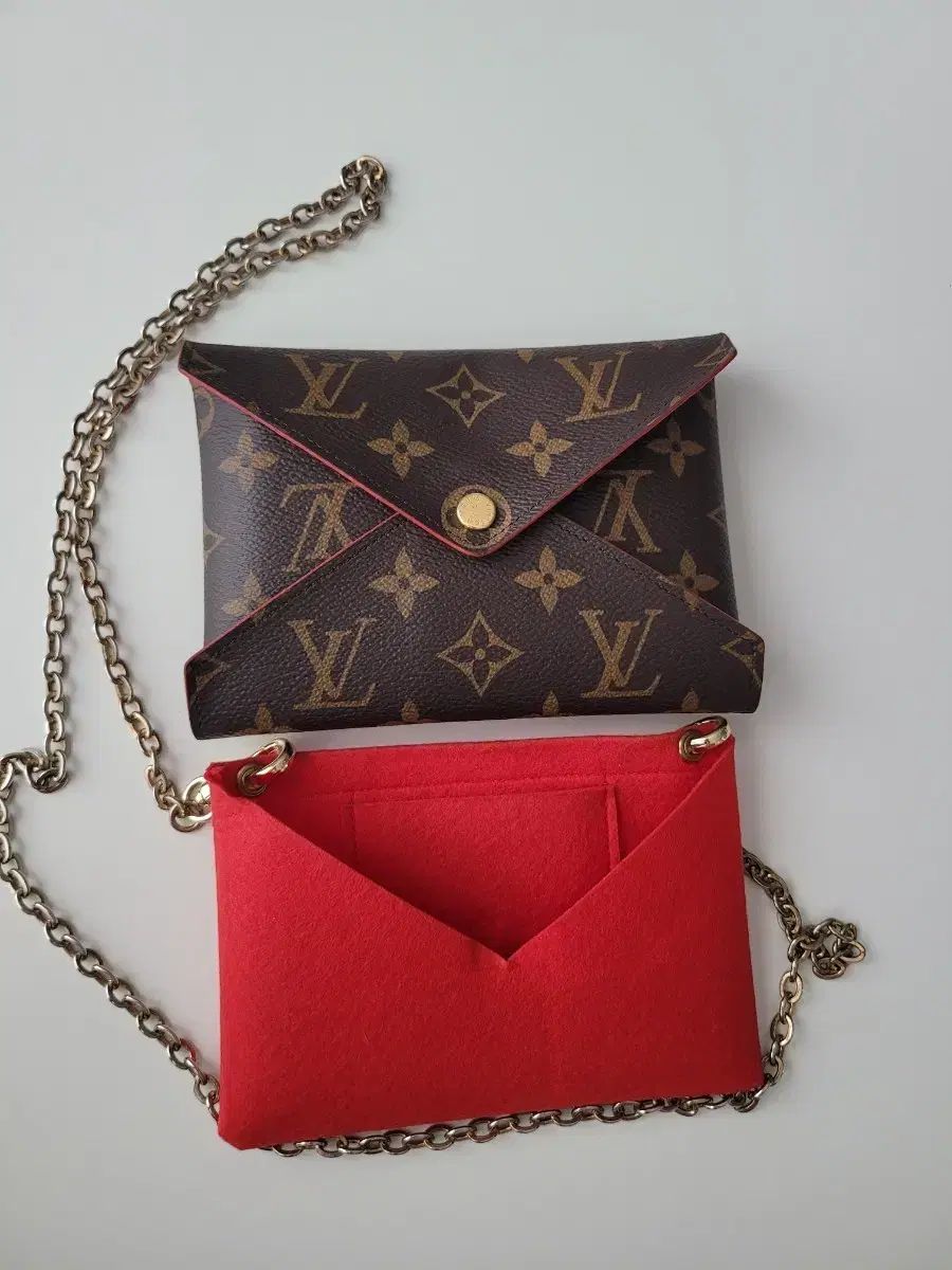 インナーバッグチェーンO ルイヴィトン キーリング 中