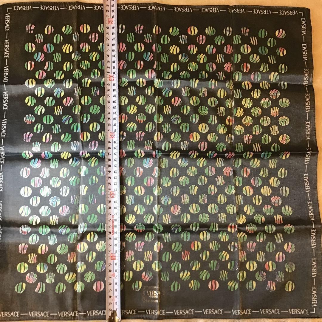 ヴェルサーチハンカチGIANNI VERSACE 幾何模様 赤紫 透かし織込模様