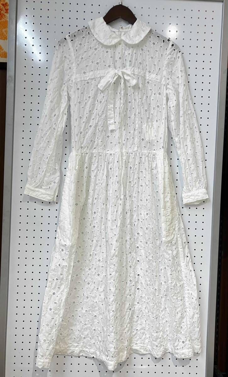 COMME des GARCONS GIRL コムデギャルソン ガール NK-O007 ホワイト 穴あき 長袖ワンピース サイズM 定価¥85 800
