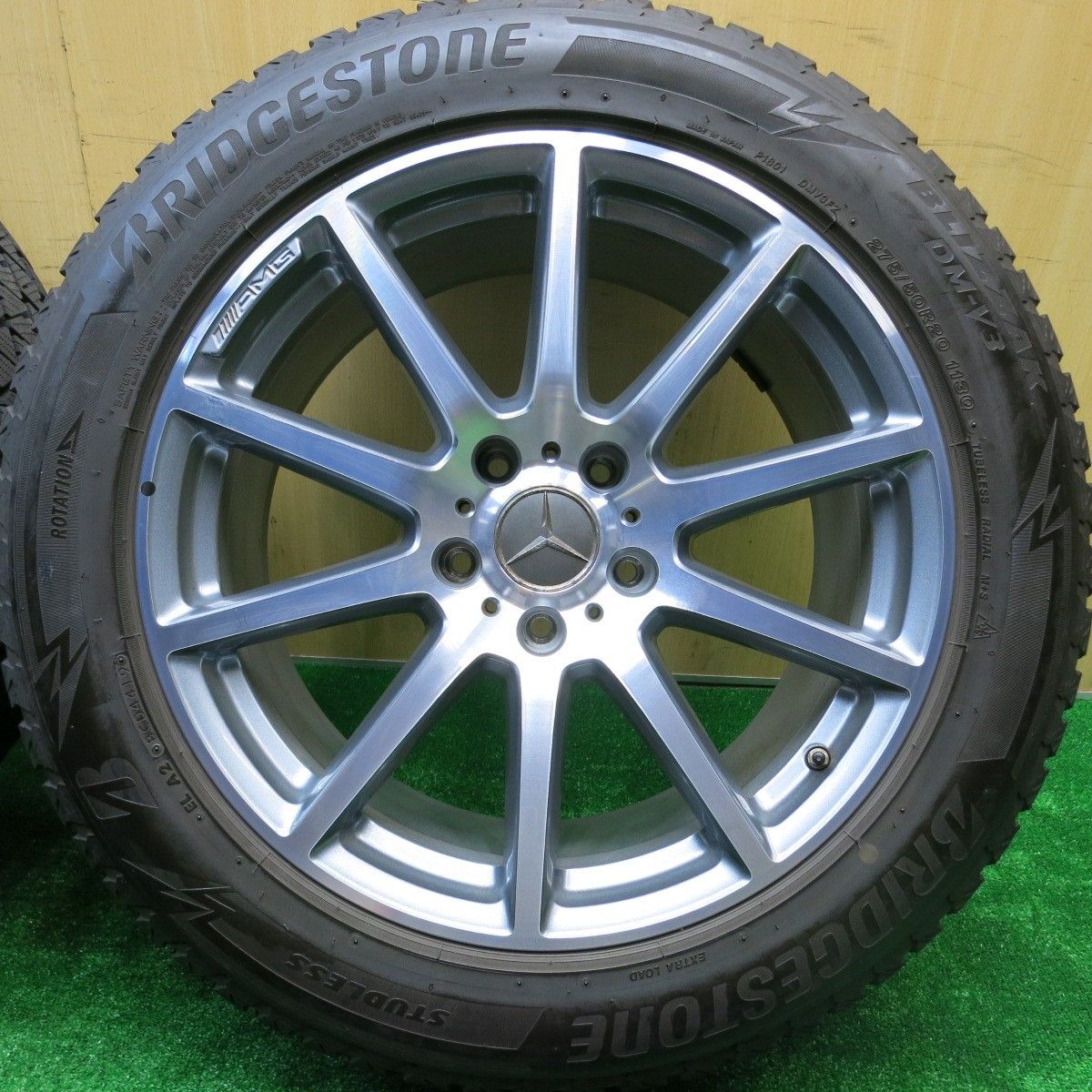 バリ溝 キレイ 9分 ベンツ Gクラス W463 A G63 ゲレンデ 純正 AMG 275 50R20 スタッドレス ブリヂストン ブリザック DM-V3 20インチ PCD130 5H 5100911HAス