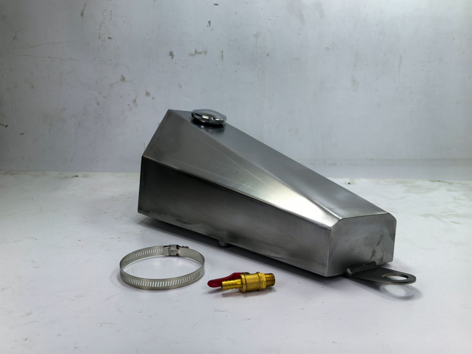 T-28 8L ヤマハ YAMAHA SR400 SR500 コフィンタンク チョッパー カスタム ポン付け タンク製作工房