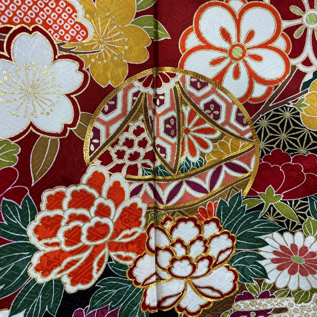 振袖 身丈167.5cm 裄丈67cm M 袷 花唐草 流水 絞り 金彩 赤 正絹