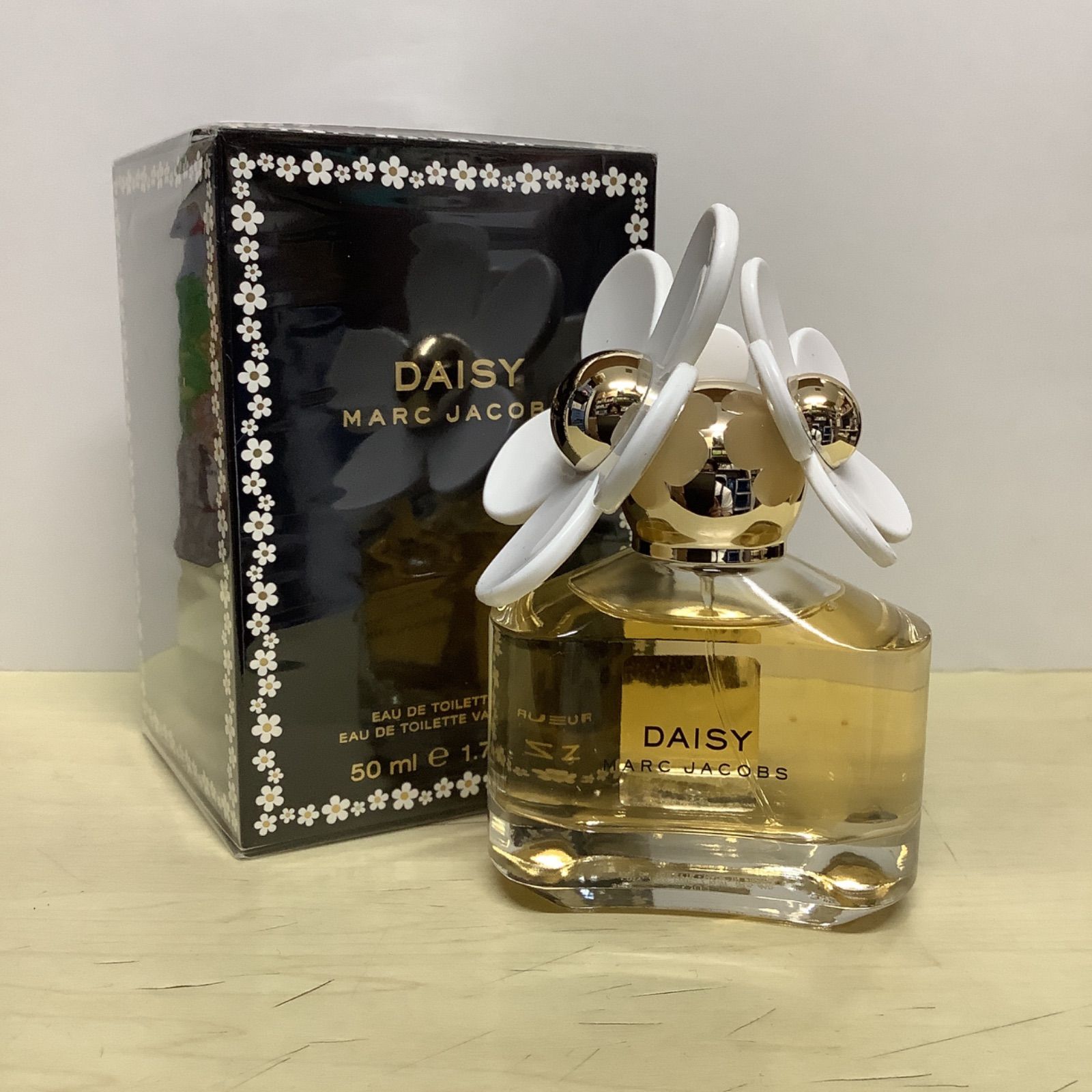 ショップ 新品未開封 MARC JACOS マークジェイコブス デイジー