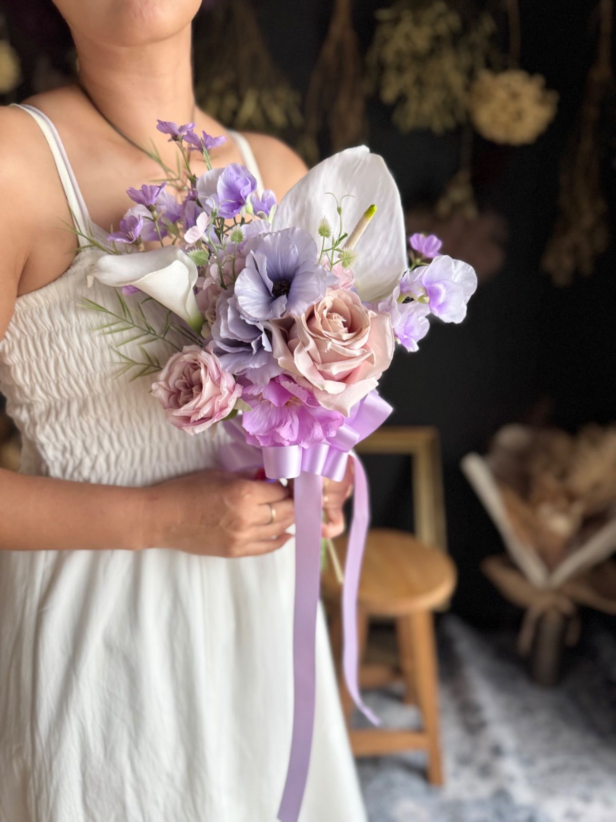 紫×ホワイトクラッチブーケ ブートニア