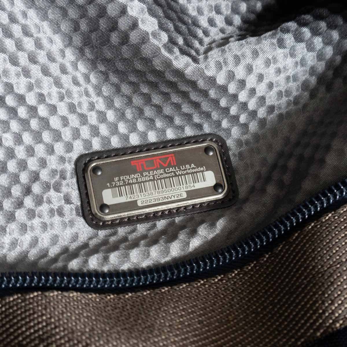 【美品】TUMI トゥミ 【222393NVY2E/ALPHA BRAVO サラトガ スリングバッグ】ボディバッグ 2405299