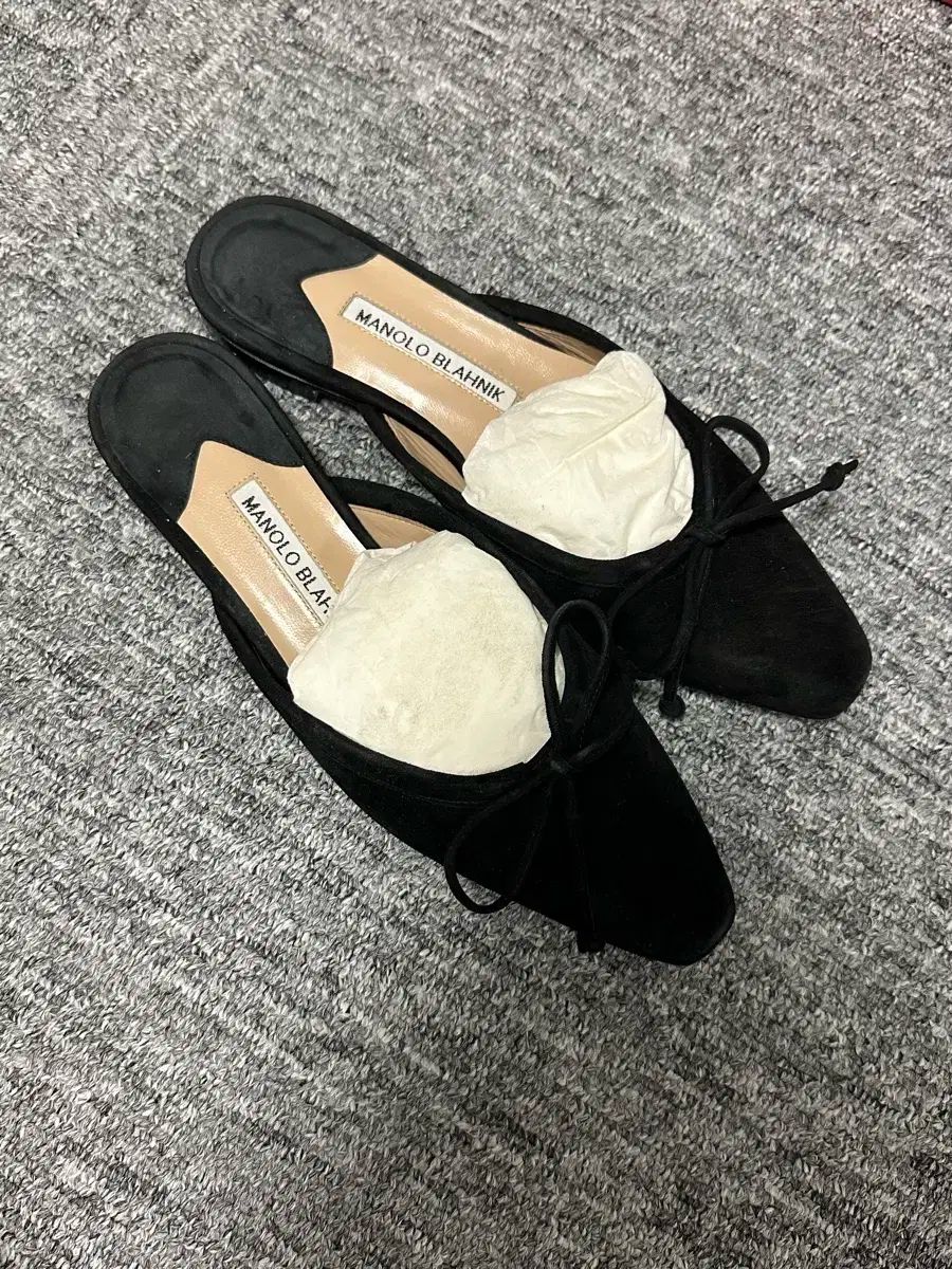 Manolo Blahnik(マノロブラニク) ヴァレリー・ミュウ 36 サイズ （ 225