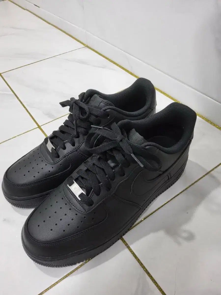 【雷市場（ポンジャン）商品韓国直送】 NIKE(ナイキ) ブラックフォース