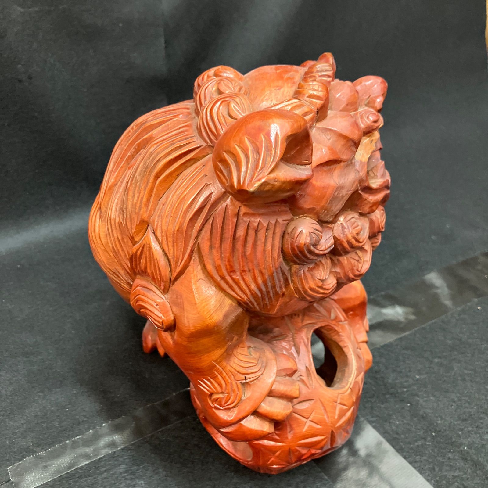 唐獅子 木彫り 玉獅子 シーサー 魔除け 天然木 オブジェ 置物 狛犬