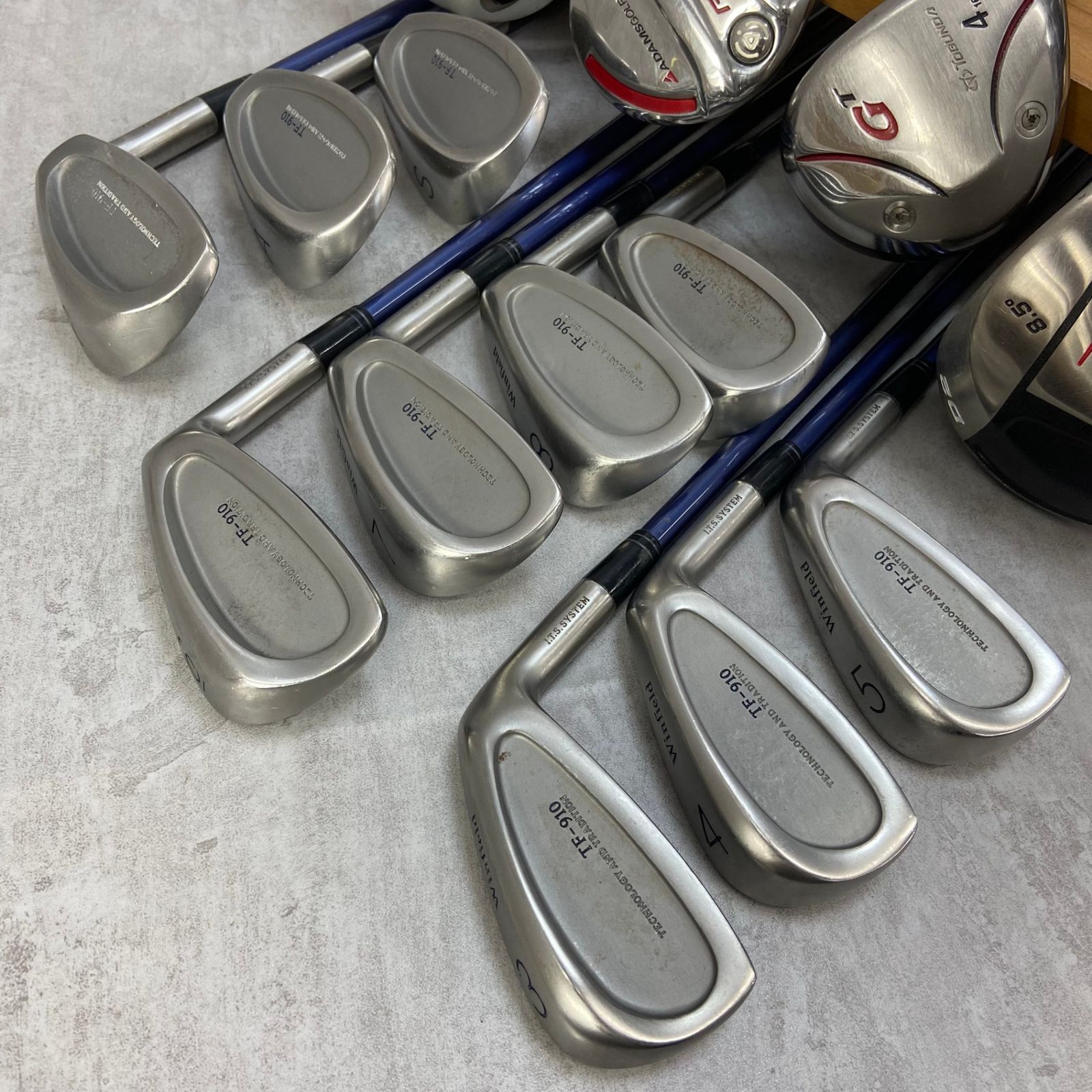 Titleist　タイトリスト TOBUNDA　トブンダ　メンズゴルフ14本セット　カーボン　右利き用　キャディバッグ　初心者おすすめ　入門用