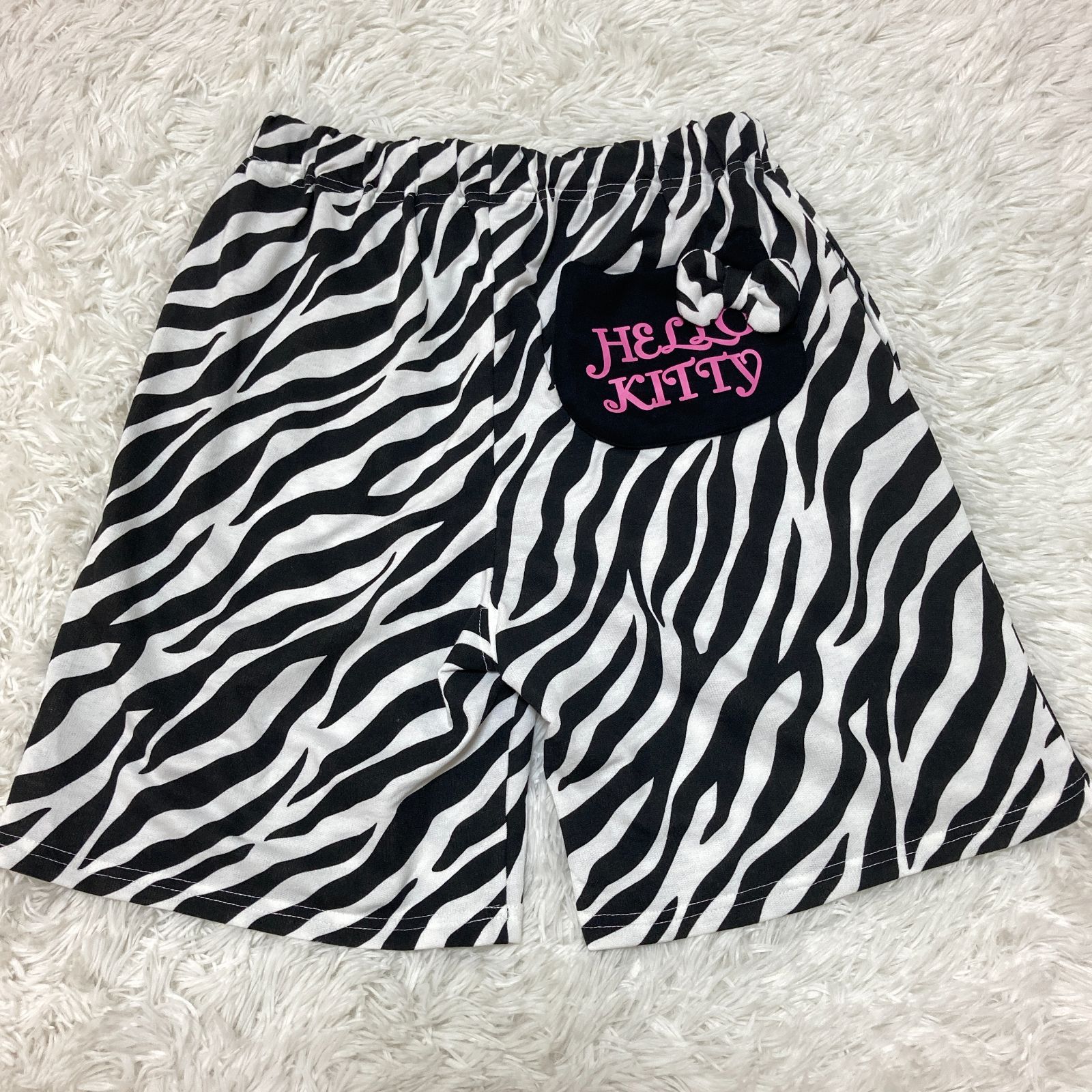 キティ 50周年 ゼブラ柄 ブラック 半袖 上下セットアップ ハンガー付き
