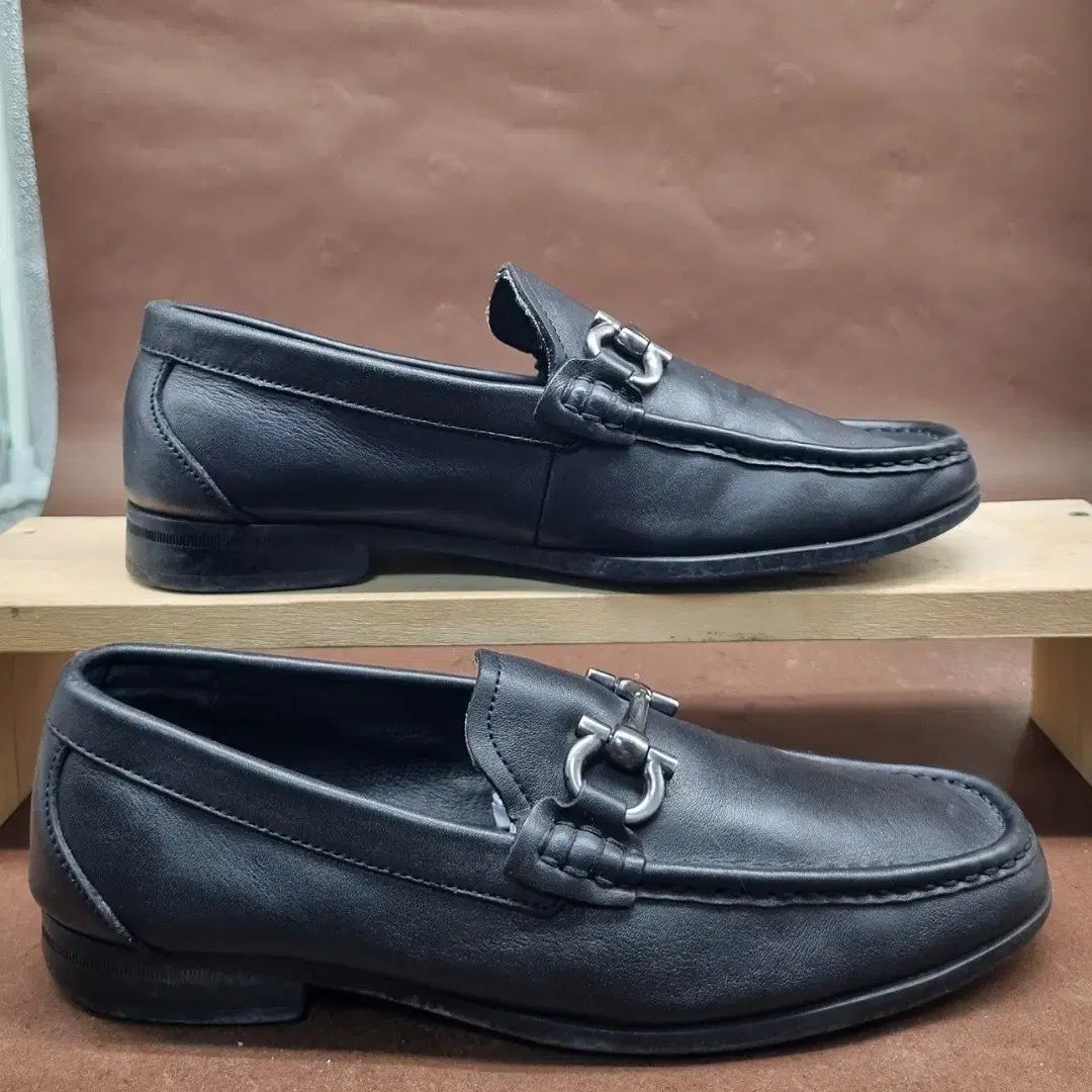 FERRAGAMO フェラガモ メンズ ローファー 41 260