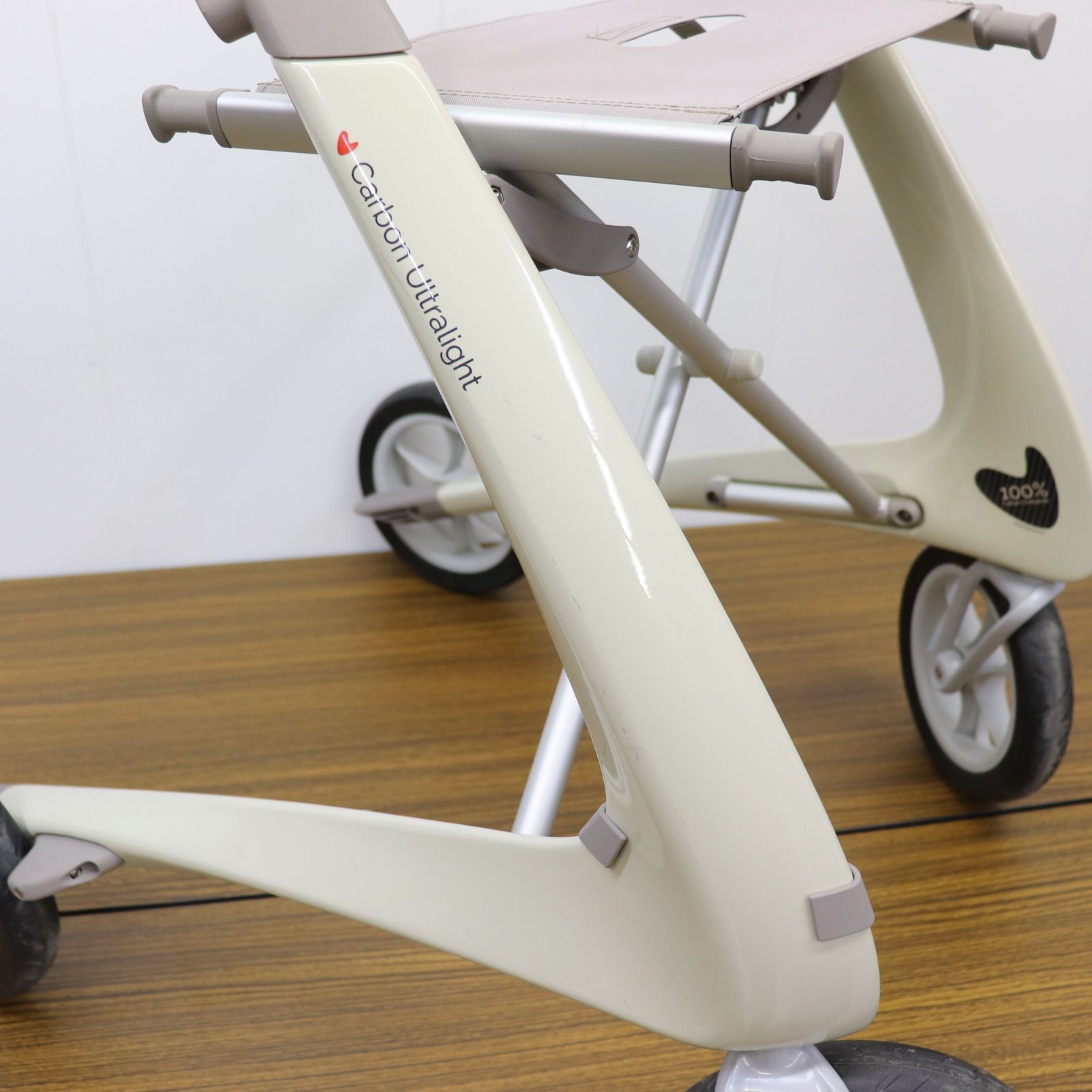 即日発送】byACRE バイエーカー 歩行器 カーボンウルトラライト