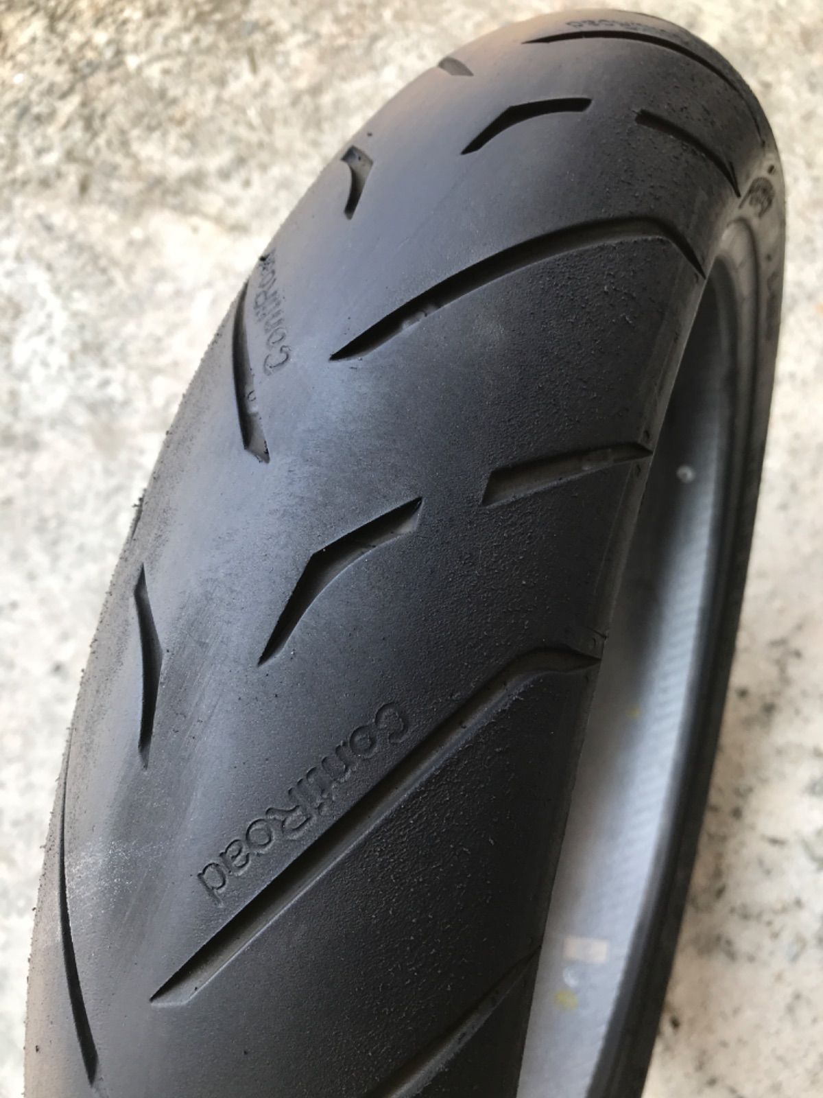 コンチネンタル　コンチロード　前後セット コンチネンタル コンチロード 前後セット 120/70ZR17 180/55ZR17