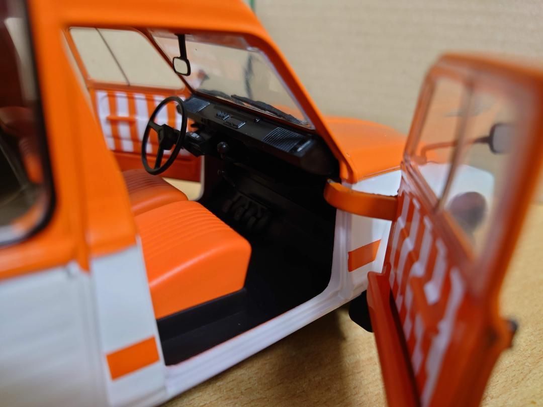 1/18 シトロエン アカディアーヌ 1984 Citroen Acadiane 1/18 シトロエン アカディアーヌ 1984 Citroen Acadiane - メルカリ