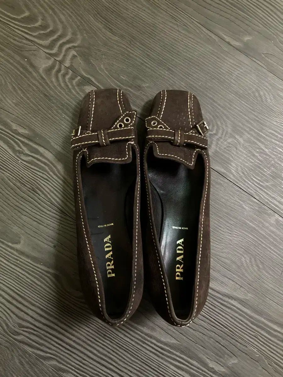 PRADA(プラダ) フラットシューズ ( 245 ) - メルカリ PRADA(プラダ) フラットシューズ ( 245 ) - メルカリ