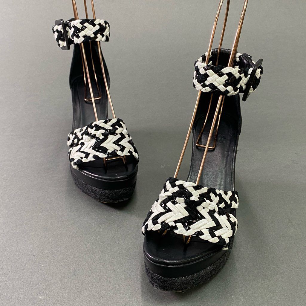 HERMES エルメス ウェッジソールサンダル ホワイト/ブラック 【公式通販】