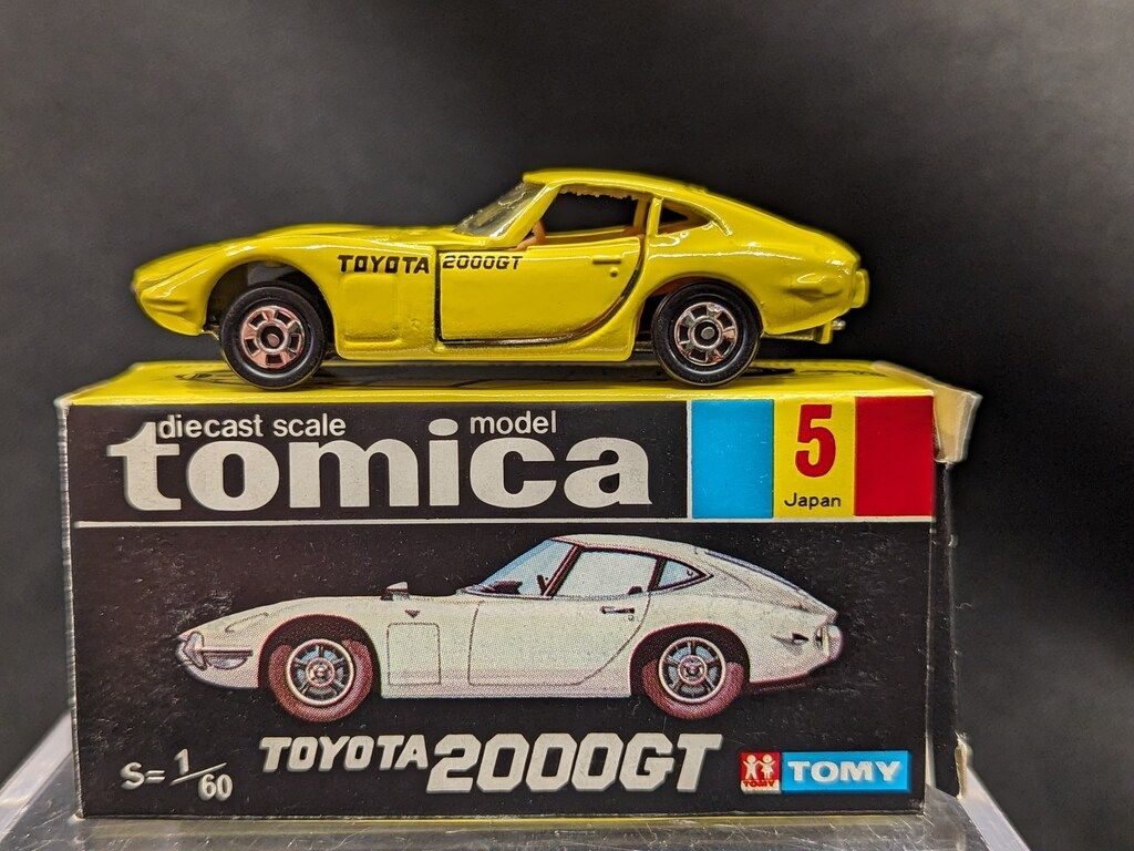 トミー トミカ黒箱日本製 トヨタ2000GT/黄/茶内装/1H/2000GT/黒タンポ/イケダ特注 5-1-31