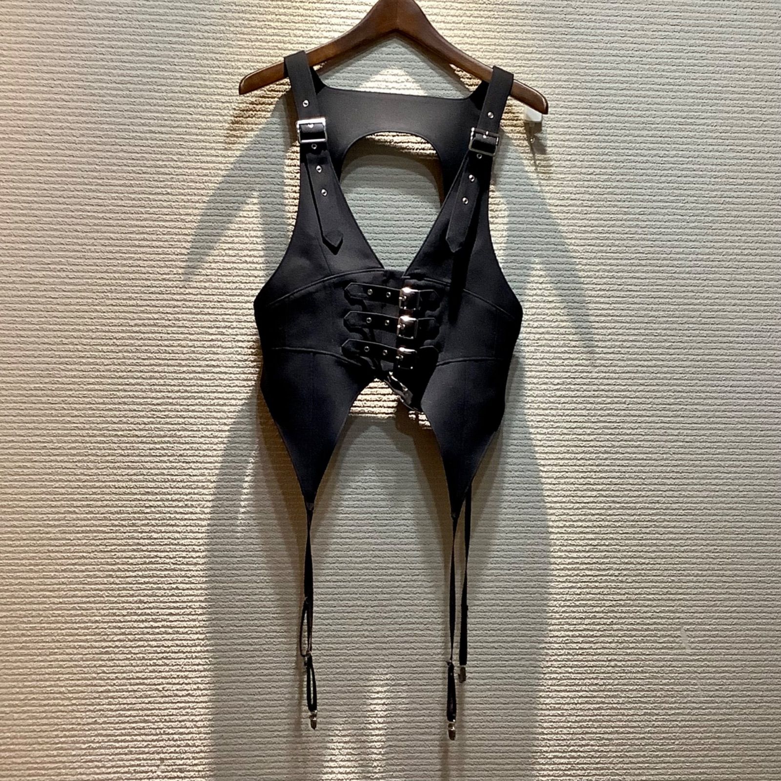 ノワール ケイ ニノミヤ noir kei ninomiya ベルトベスト ジレ ハーネス 黒 ブラック シルバー レディース XS コムデギャルソン G406