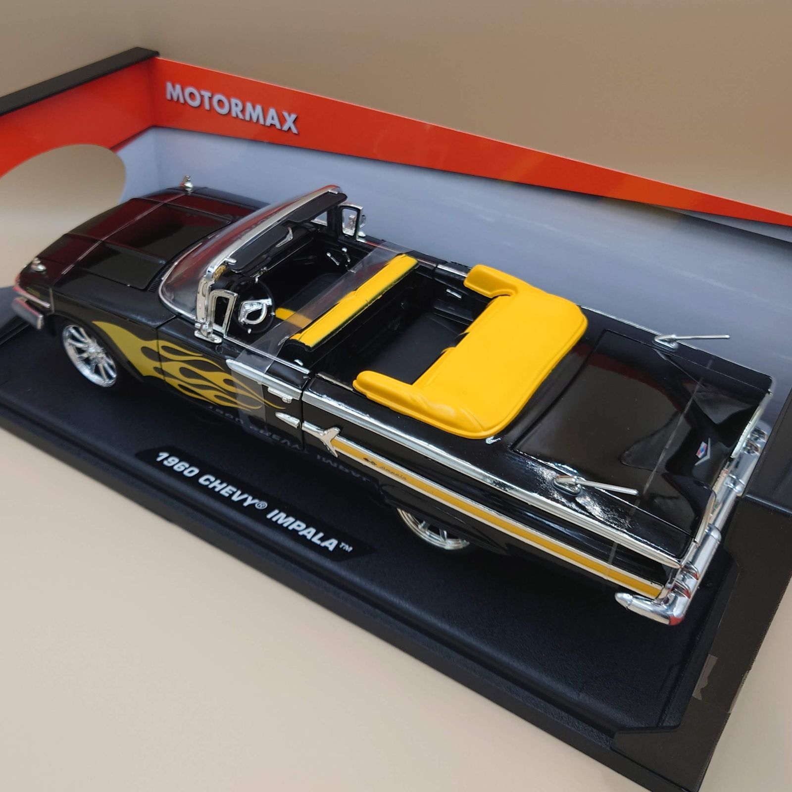 1/18 シェビーインパラ 1960 ブラック/フレーム 1960 MM製 1/18 シェビーインパラ 1960 ブラック/フレーム 1960 MM製 1/18