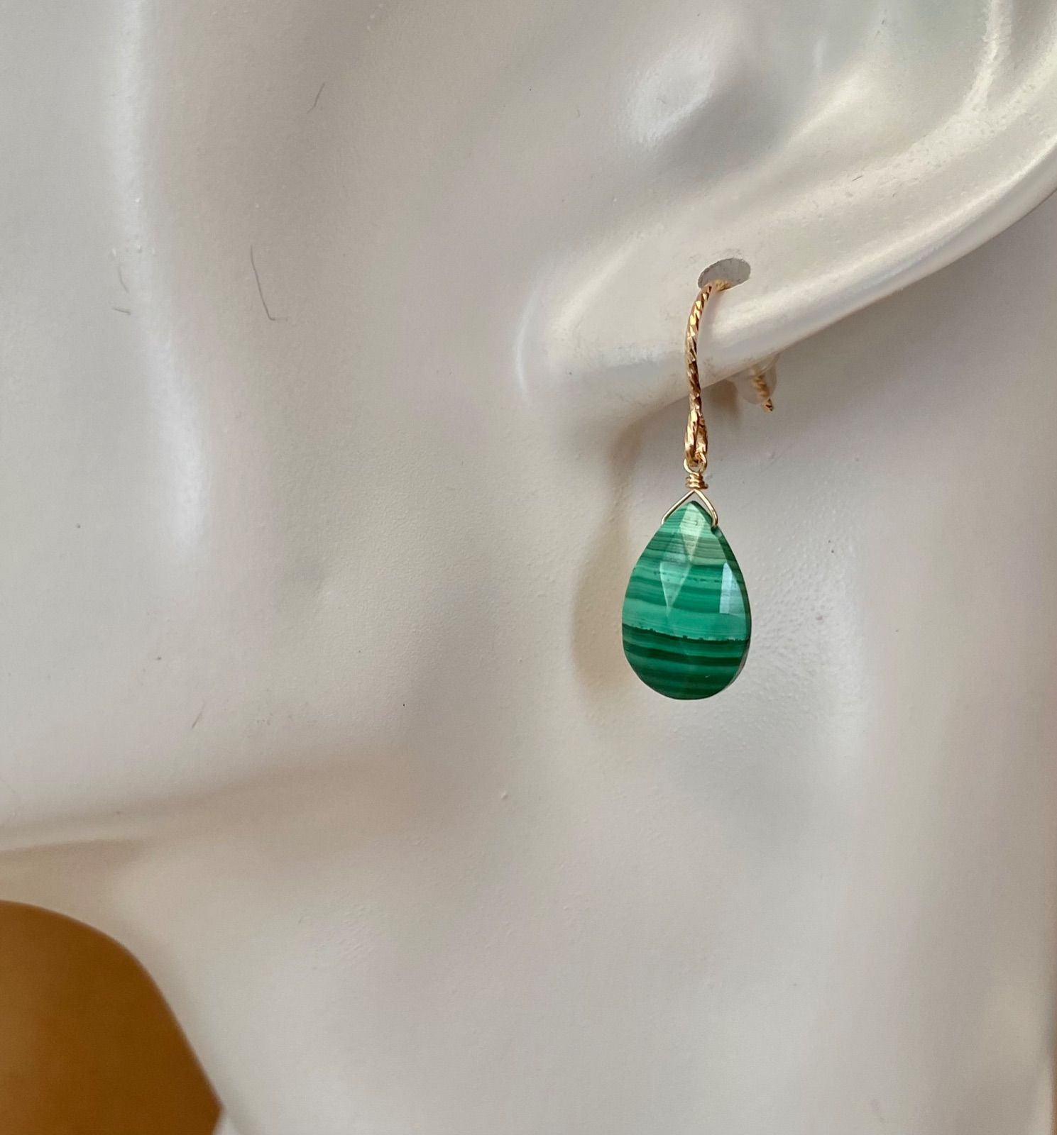 天然石 14kgf マラカイト① ペアシェイプ ファセット ピアス アレル  