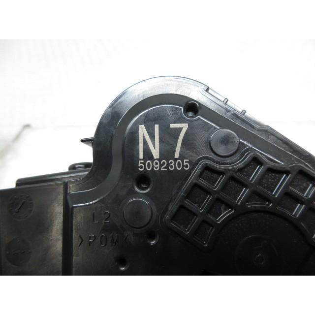 27年 レクサス NX200T DBA-AGZ10 左Rドアロックソレノイド 69060-48060