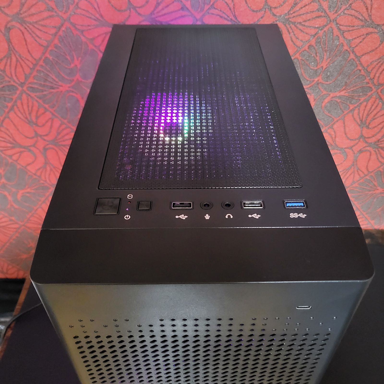 自作PC Core i7 RTX2070コンパクト　美品 backend=imagemagick;version=1;