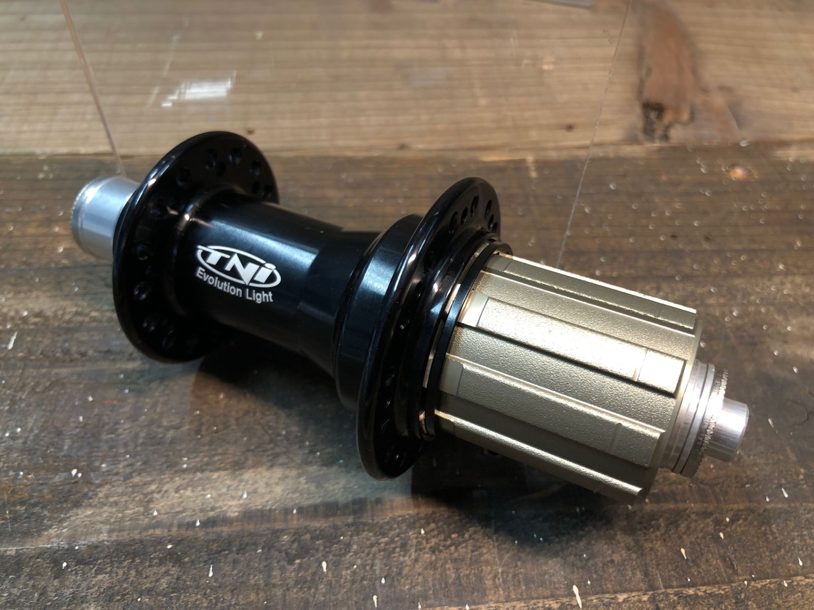 IP577 TNi Evolution Light フリーハブ シマノ11S対応 32H IP577 TNi Evolution Light フリーハブ シマノ11S対応 32H