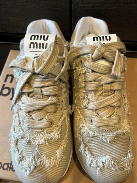 New Balance x Miu Miuミュウミュウ ニューバランスコラボ スニーカー