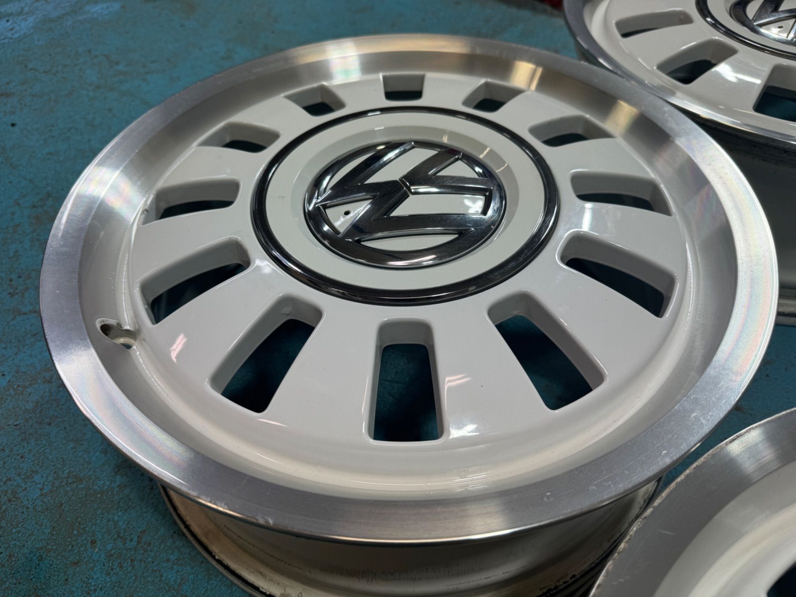 美品 フォルクスワーゲン アップ 純正 6j +43 PCD100 ホワイトポリッシュ RONAL製 美品 フォルクスワーゲン アップ 純正 6j +43 PCD100 ホワイト