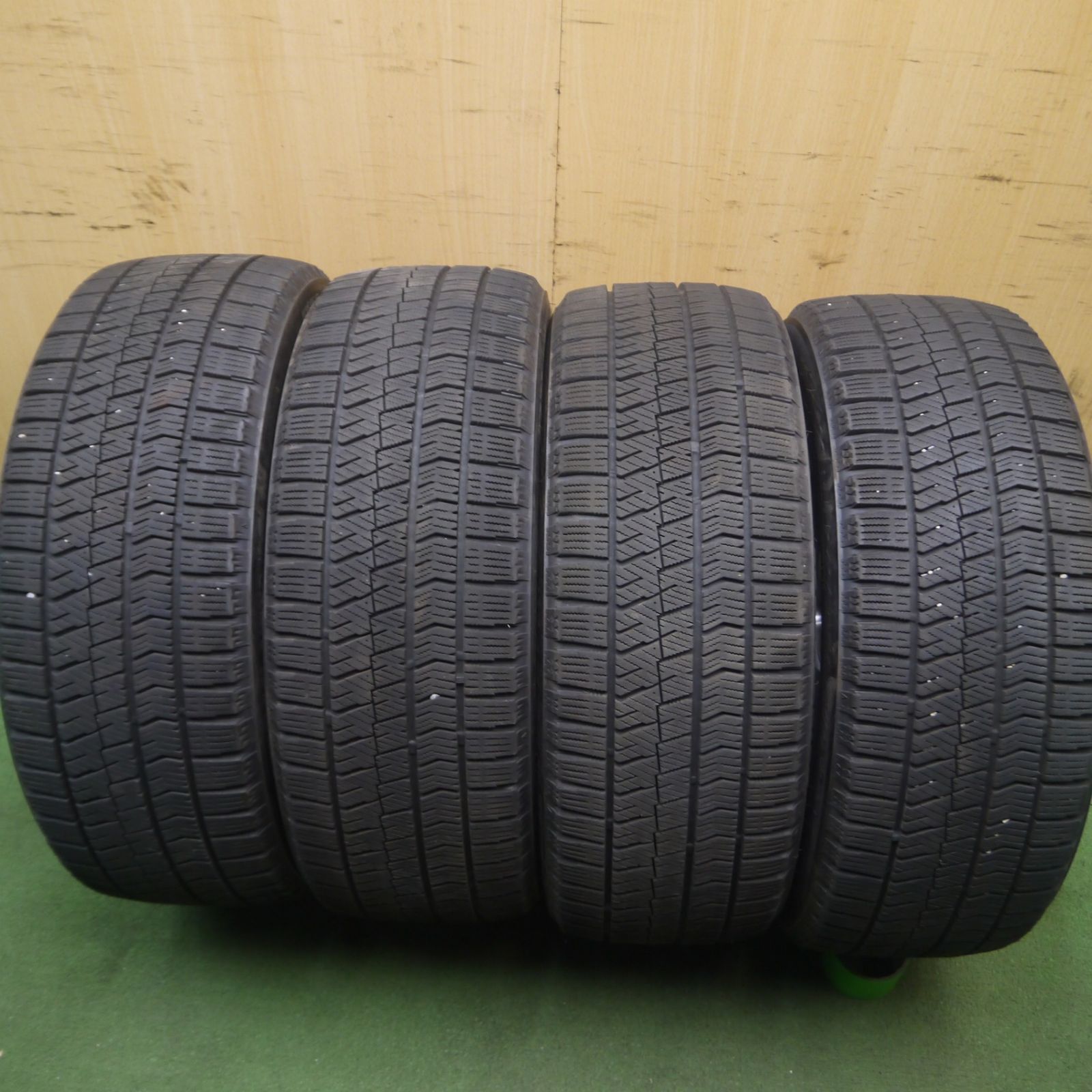 送料無料* キレイ☆86 BRZ 等 215/45R17 スタッドレス ブリヂストン 