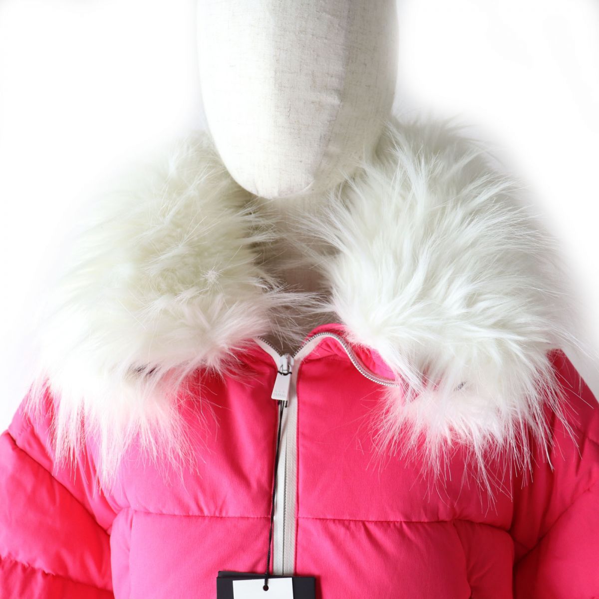 TATRAS ピンク ファーコート Mサイズ TATRAS ピンク ファーコート Mサイズ TATRAS タトラス ピンク エコ