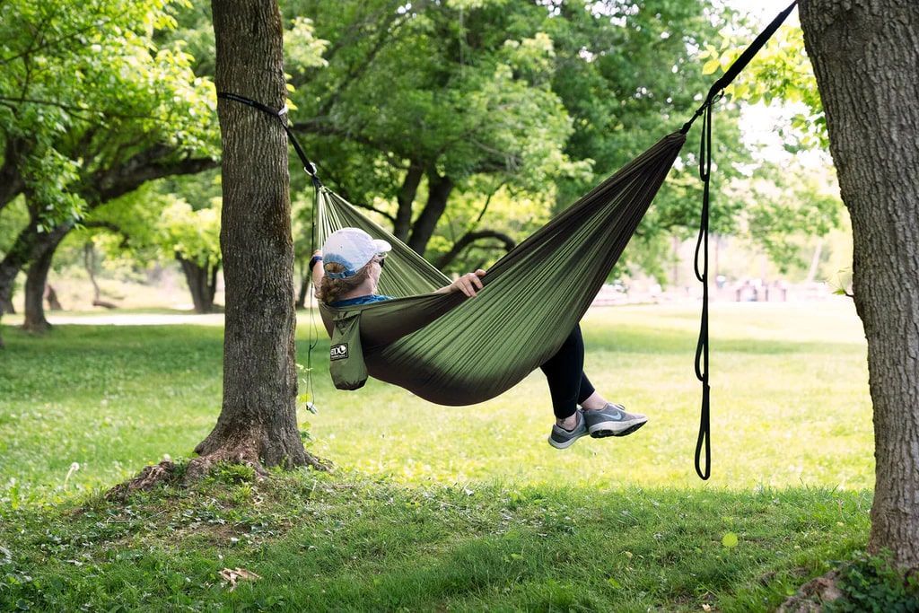 ☆自由設営 ハンモック一流ブランド ENO TravelNest Hammock +