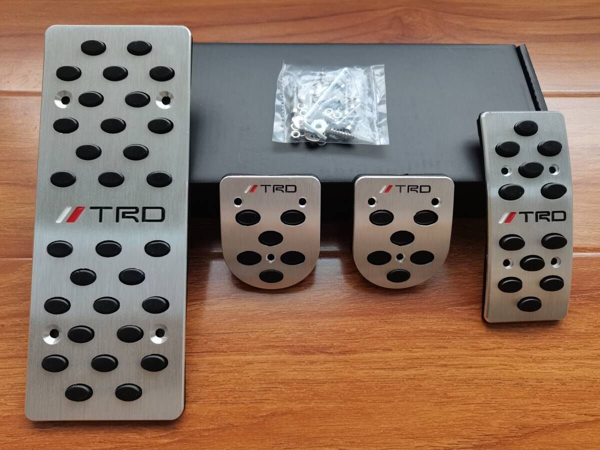 【新品未使用】200系 TRD ハイエース 高品質 アルミペダル AT車 MT車 兼用 トヨタ 車用 アクセル ブレーキ クラッチ フットレスト オートマ HIACE