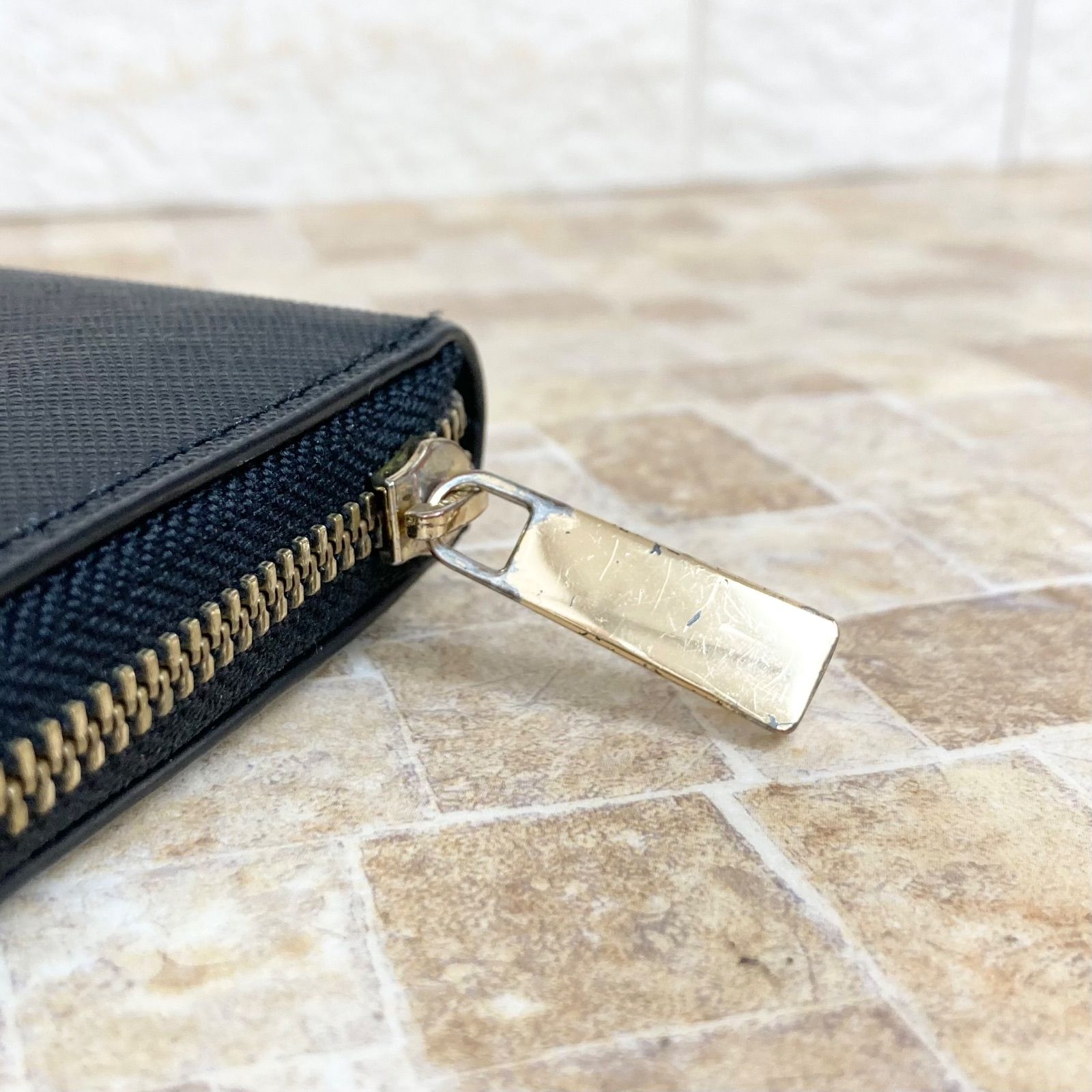 Tory Burch トリーバーチ コインケース 黒 無地 ロゴ付き サフィアーノ 