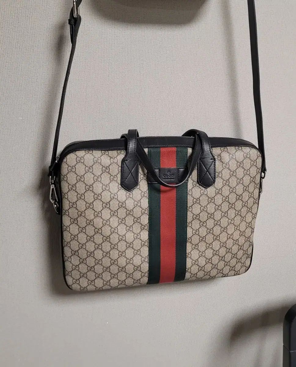 GUCCI グッチ バッグ クロスバッグ リュック リュックサック ブリーフケース Goyard ゴヤール FENDI フェンディ Chanel シャネル PRADA プラダ Louis Vuitton ルイヴィトン