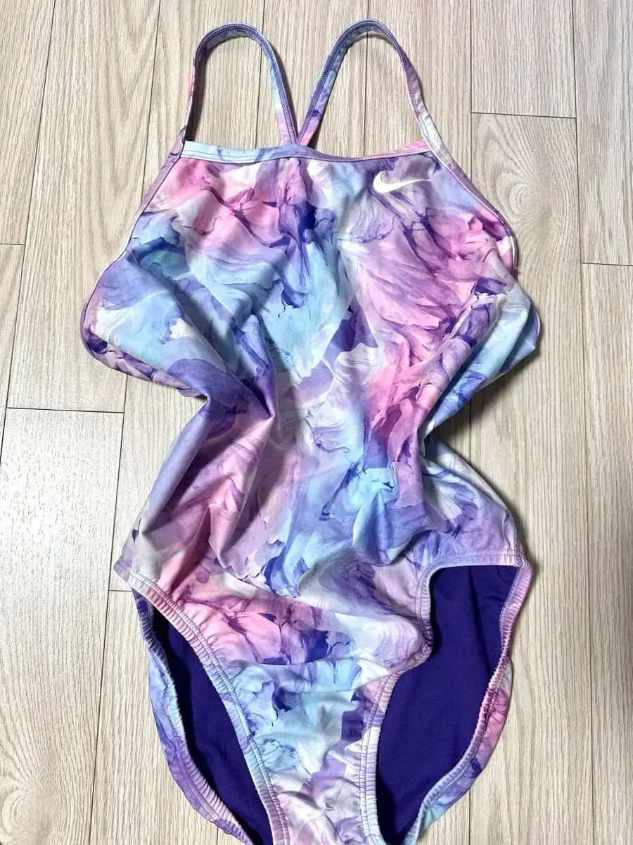 36 NIKE ヴィクトリー ボルドー レーサーバック レディース水着 36号 NESSF013