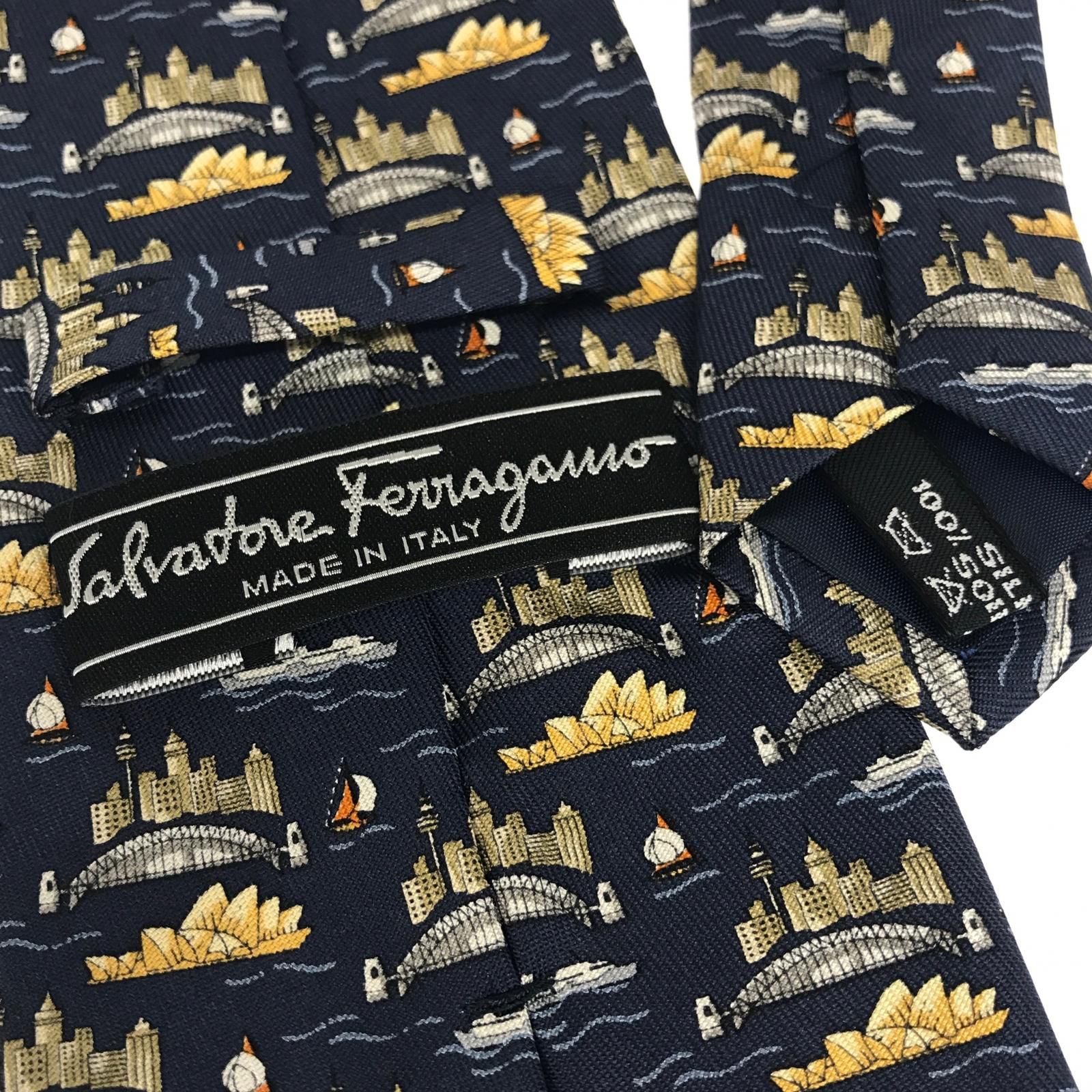 【大特価】 Salvatore Ferragamo ネクタイ 総柄 ネイビー ネクタイ シルク フェラガモ ネイビー 総柄｜Yahoo!フリマ（旧