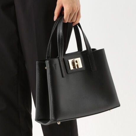 【美品】フルラ FURLA 2wayバッグ フルラ 2wayハンドバッグ ショルダーバッグ 肩掛け レディース