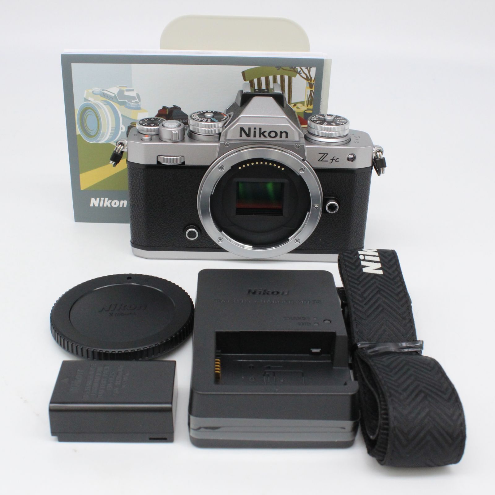 ショット数456回。☆新品級☆ Nikon ニコン Zfc ボディ シルバー